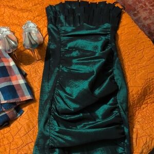 Elegant Emerald Strapless Dress